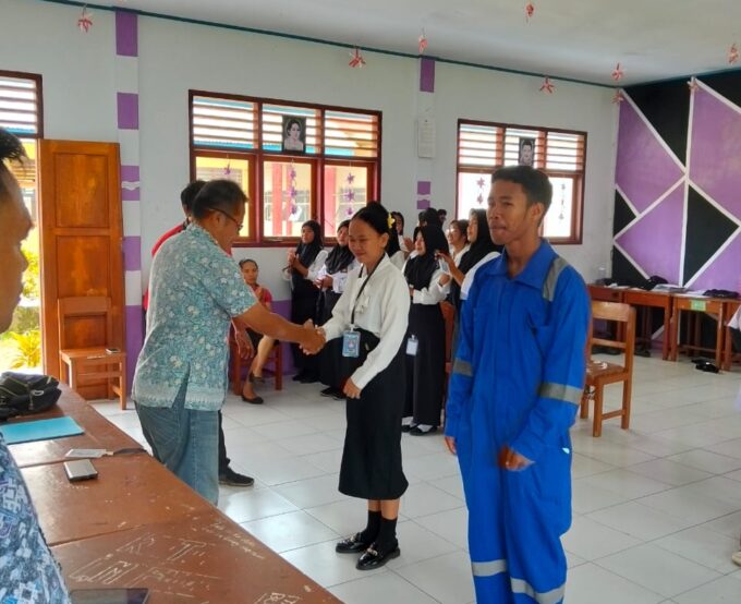 SMK Negeri 2 Likupang Barat resmi melepaskan Siswa Prakerin